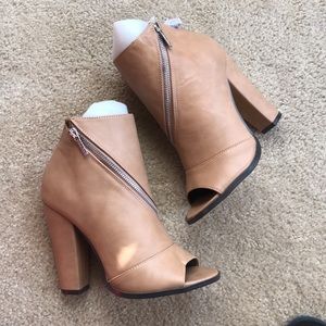 Michael Antonio Tan Heel - Size 7.5